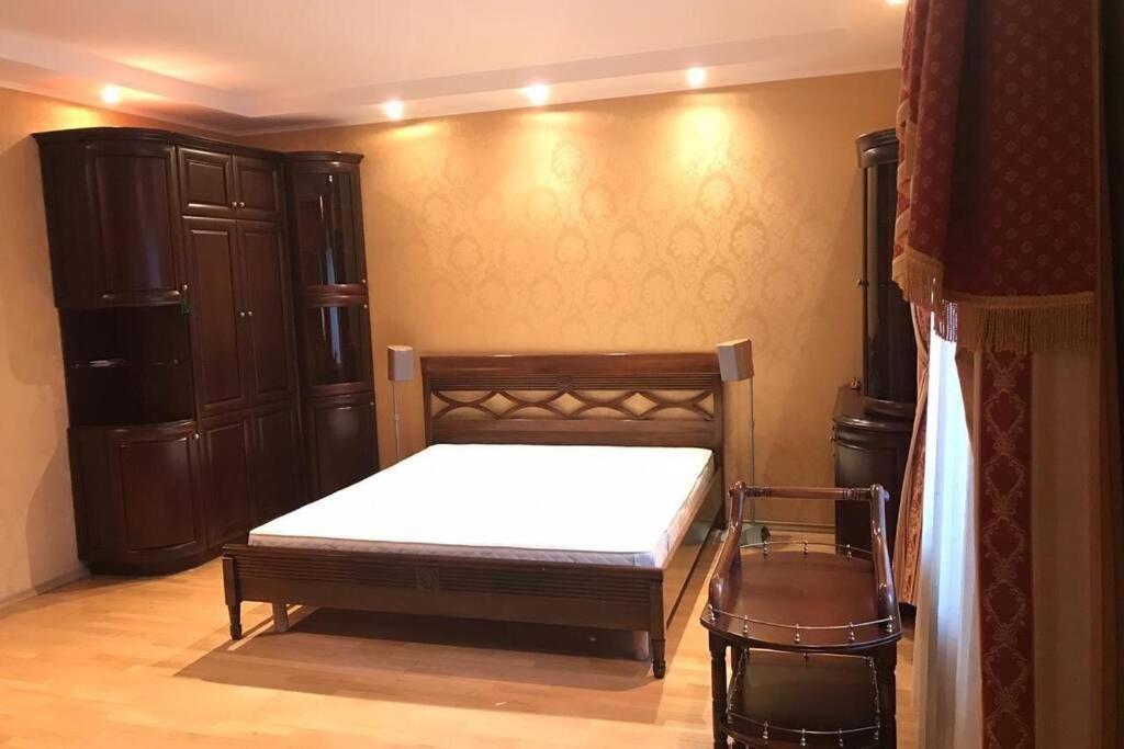 One Bedroom Kreschatik Str 4 Kiev Dış mekan fotoğraf