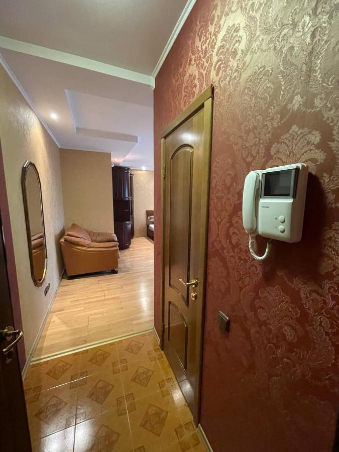 One Bedroom Kreschatik Str 4 Kiev Dış mekan fotoğraf